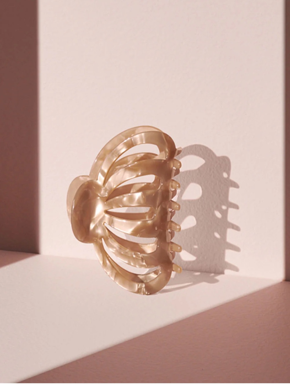 Jellyfish Marble Claw Clip - Latte tan beige marble neutral